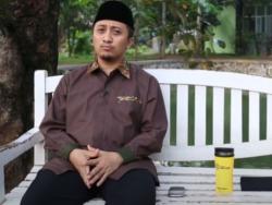 Video Kesederhanaan dalam Pembawaan Diri
