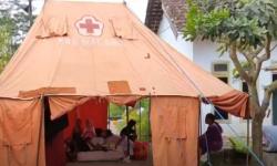 Video Korban Gempa di Malang Puasa Pertama di Pengungsian