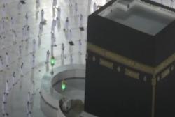 Melihat Suasana Salat Subuh Pertama Bulan Ramadan di Masjidil Haram