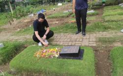Nostalgia di Lombok, Coach Kensuke Takahashi Ziarah ke Makam Bonsu Hasibuan