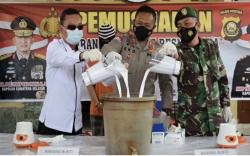 Polres Muratara Buang Sabu Seharga Rp1 Miliar ke Dalam Septic Tank<