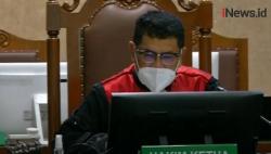 Video Edhy Prabowo Jalani Sidang Perdana Kasus Suap Ekspor Benih Lobster