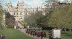 Jelang Pemakaman Pangeran Philip, Masyarakat Inggris Berkumpul di Kastil Windsor