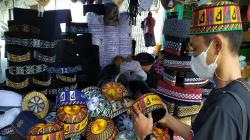 Berburu Kupiah Meukutop, Peci Penuh Warna Khas Aceh yang Sarat Makna 