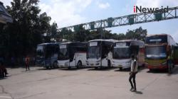 Video Jelang Larangan Mudik 6 Mei 2021, Terminal Leuwipanjang Sepi<
