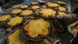 Melihat Produksi Kue Bingka Khas Banjarmasin