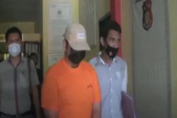 Video Polisi Tangkap Dokter Umum di Batam Cabuli Pasien 