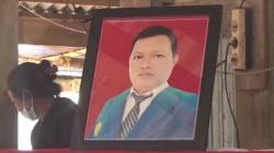 Pemakaman Guru SD yang Tewas Ditembak KKB Diwarnai Isak Tangis di Toraja Utara