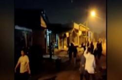 Video Dua Kubu Remaja di Medan Saling Lempar Batu dan Petasan 