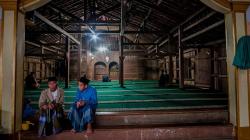 Masjid Kuno Baitul Arsy Banten dengan Konstruksi Kayu Berusia 400 Tahun 