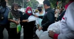 Video Berbagi Keberkahan Baja Perindo Bagikan Makanan, Masker, dan Face Shield di Kebon Sirih