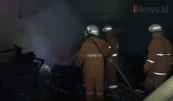 Video Kebakaran Tempat Percetakan di Kembangan Jakbar