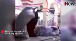 Video Viral Sujud Freestyle saat Tarawih Dihujat Warganet