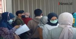 Video Ratusan Warga di Cimahi Antre BLT UMKM Sejak Pagi