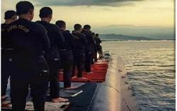 Foto Awak KRI Nanggala 402 Salat Berjamaah di Punggung Kapal Selam Viral di Medsos