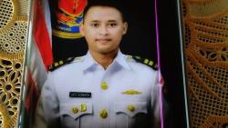 KRI Nanggala-402 Tenggelam, Keluarga Lettu Ady Sonata di Blitar Terus Berdoa Menanti Mukjizat <