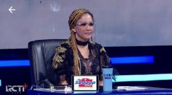 Maia Estianty Tampil Nyentrik dengan Gaya Rambut Cornrow di Grand Final Idol 2021 