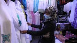 Doa Melepas Pakaian Sesuai Sunnah dan Adabnya