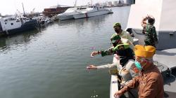 Tabur Bunga Penghormatan kepada 53 Awak KRI Nanggala-402 Gugur