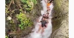 Indahnya Air Terjun Makkunyana Lampung, Asyik Bisa Main Perosotan Batu yang Menantang