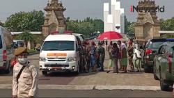 Video Jenazah Kabinda Papua Tiba di TMP Kalibata dengan Pengawalan Ketat