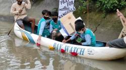 Hanyutkan Kapal Kertas, Anak-Anak di Sukoharjo Doakan Awak Kapal KRI Nanggala-402