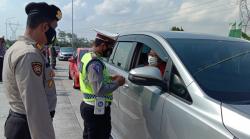 Polres Salatiga Sekat Pengendara Luar Daerah di Exit Tol Tingkir