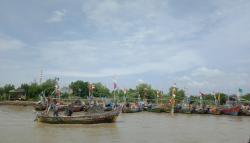 Khawatir Disekat dan Tak Punya Biaya, Warga Mundu Cirebon Nekat Mudik Lewat Laut