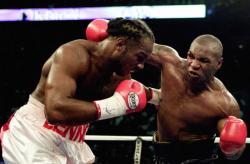 Mike Tyson Bentrok Lennox Lewis September Ini, Si Leher Beton KO Lagi?