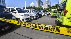 Tawarkan Mudik, Ratusan Mobil Travel Gelap Diamankan Polda Metro Jaya