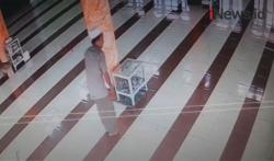 Video Pria di Situbondo Pura-Pura Salat Curi Kotak Amal Masjid