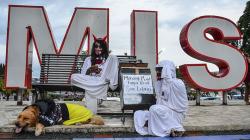 Hantu Pocong dan Kuntilanak Bawa Anjing Galak di Alun-alun Bikin Gempar Warga Ciamis