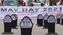 Aksi Hari Buruh 2021 di Jakarta, Massa Bawa Batu Nisan<
