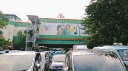 Harga Murah, Jadi Alasan Masyarakat Tetap Serbu Pasar Tanah Abang Meski Berdesakan