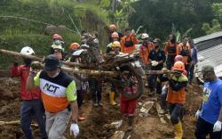  Seorang Anak Meninggal Dunia Akibat Tanah Longsor di Sukabumi