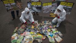 Kampanye Stop Sampah Impor Masuk Indonesia