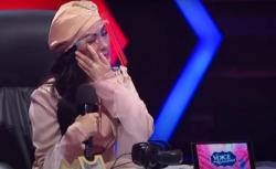 Tersentuh Mendengar Suara Dion & Angga, Iis Dahlia Menangis 