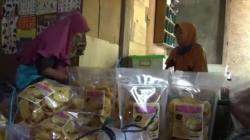 Jelang Lebaran, Perajin Keripik Pisang di Boyolali Kebanjiran Pesanan  