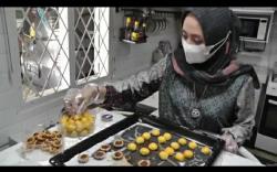 Jelang Lebaran, Pembuat Kue Nastar di Palembang Banjir Pesanan<