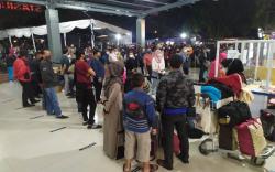 Ratusan Pemudik Padati Stasiun Kiaracondong Bandung, Petugas Kewalahan Atur Jaga Jarak