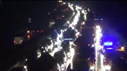 Malam Ini, Jelang Larangan Mudik, Ribuan Kendaraan Padat Merayap di GT Cileunyi<
