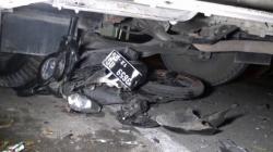 Ditinggal Antre Makan Sahur, 3 Motor di Tuban Hancur Ditabrak Truk Tronton