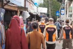 Video Pedagang PKL Pasar Tanah Abang Panik saat Terjaring Razia