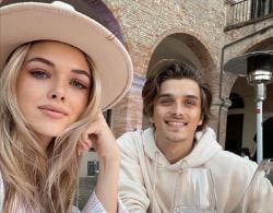 Bikin Iri, Valentino Rossi dan Luca Marini Kompak Tampil Mesra Bareng Kekasih