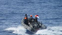  8 Jam Terapung di Laut, Awak Kapal Singapura Ini Diselamatkan TNI AL<