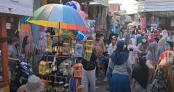 Video Menjelang Lebaran, Pasar di Cirebon Diserbu Warga