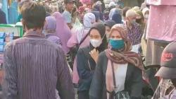 Berburu Baju Lebaran, Ribuan Warga Cirebon Langgar Prokes di Pasar Tegalgubug<