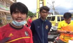 Tak Bisa Mudik, Mahasiswa Thailand Jualan Takjil di Padang