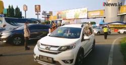 Video Hari ke-4 Penyekatan Mudik, 21 Kendaraan Diputar Balik di Gerbang Tol Bekasi Barat 1