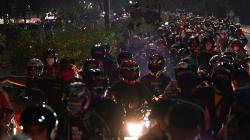 Periksa Ribuan Pemudik Motor, Polisi Tambah Personel di Perbatasan Bekasi